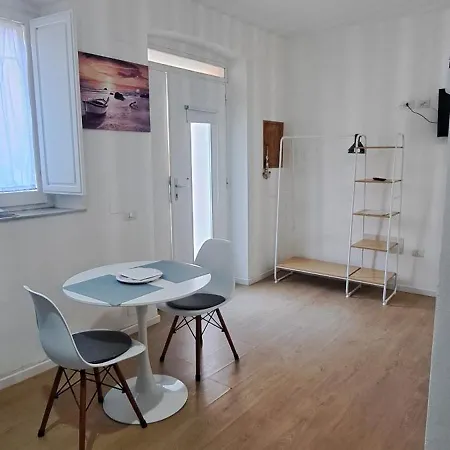 Domus Lina شقة كالياري